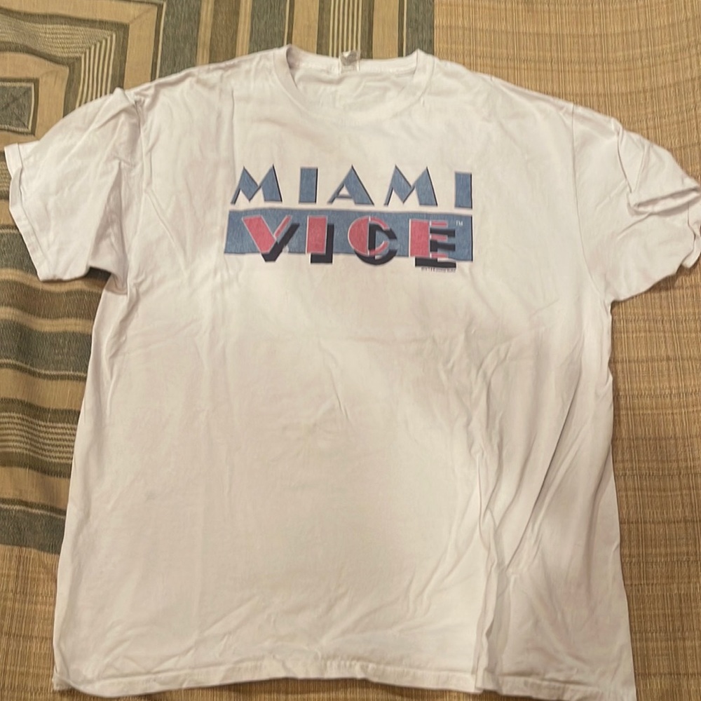 XL Miami Vice tee